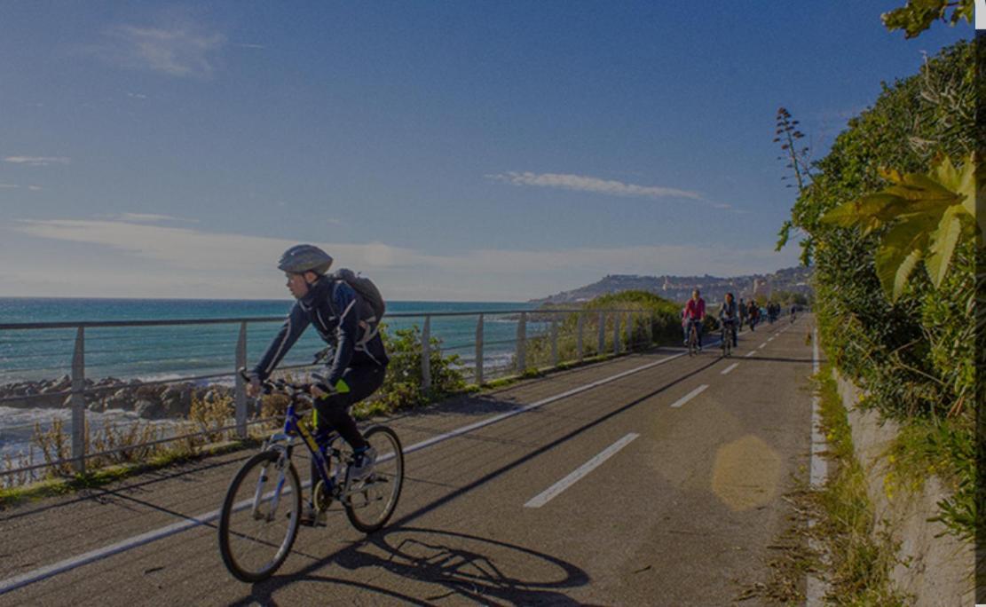 Ampio Appartamento Centrale San Remo Buitenkant foto