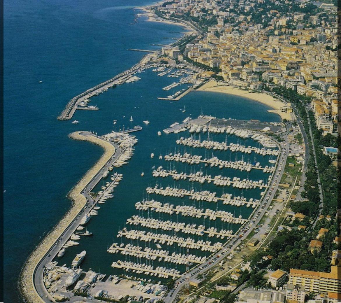 Ampio Appartamento Centrale San Remo Buitenkant foto